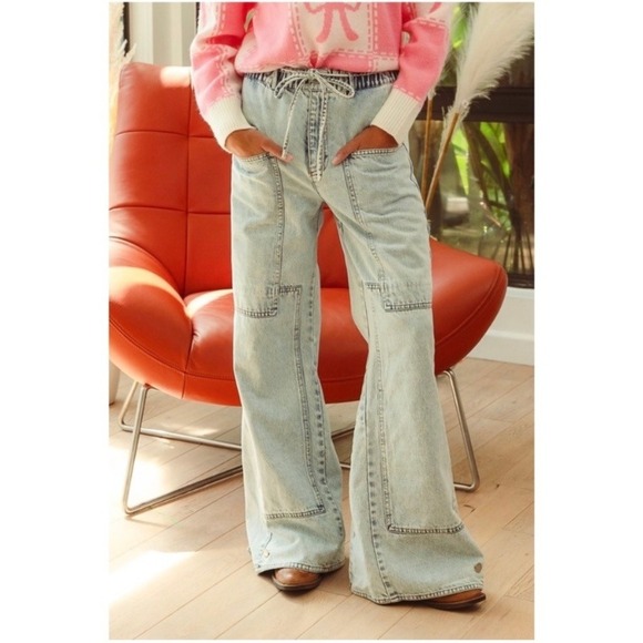 NWT BiBi Light Mineral Wash Stretchy Waist Bell Bottom Denim Pants Womens Medium - Picture 1 of 14